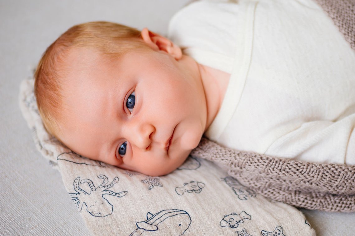 Newbornfotos Dresden Babyfotos im eigenen zu Hause-013.jpg