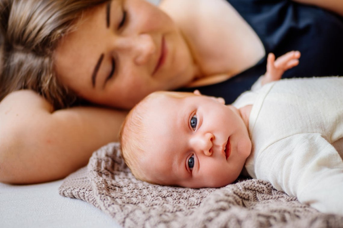 Newbornfotos Dresden Babyfotos im eigenen zu Hause-026.jpg