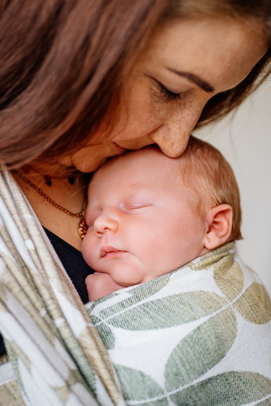 Newbornfotos Dresden Babyfotos im eigenen zu Hause-040.jpg