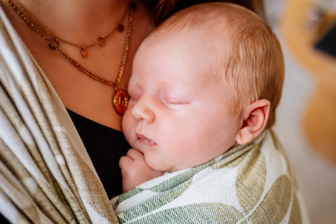 Newbornfotos Dresden Babyfotos im eigenen zu Hause-042.jpg