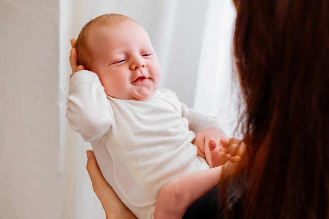 Newbornfotos Dresden Babyfotos im eigenen zu Hause-012.jpg