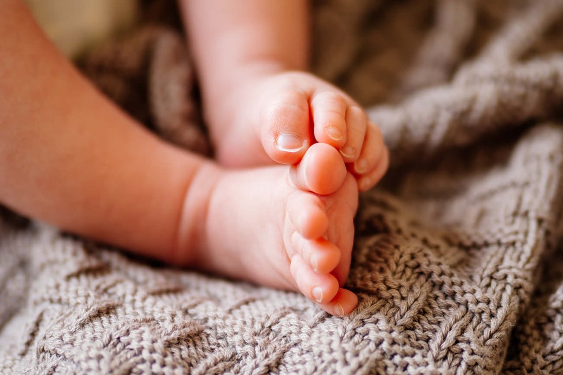 Newbornfotos Dresden Babyfotos im eigenen zu Hause-025.jpg