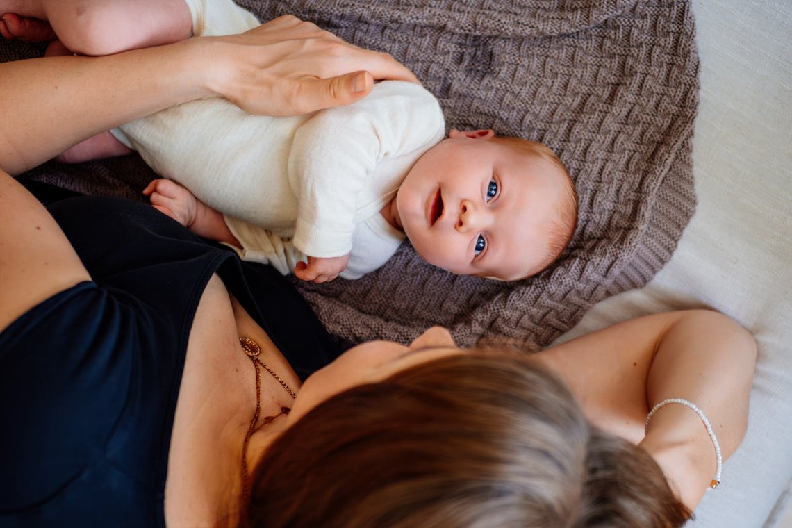 Newbornfotos Dresden Babyfotos im eigenen zu Hause-023.jpg